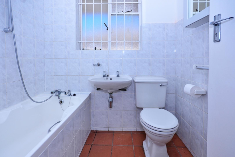 To Let 1 Bedroom Property for Rent in Sea Point Western Cape
